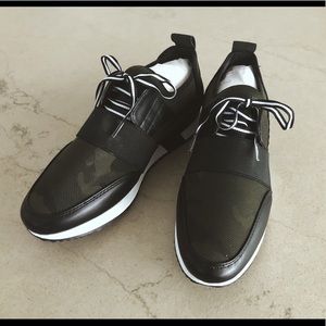 *NEW* Steve Madden Antics Sneakers